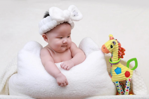 钟祥宝宝几个月翻身 钟祥宝宝几个月翻身